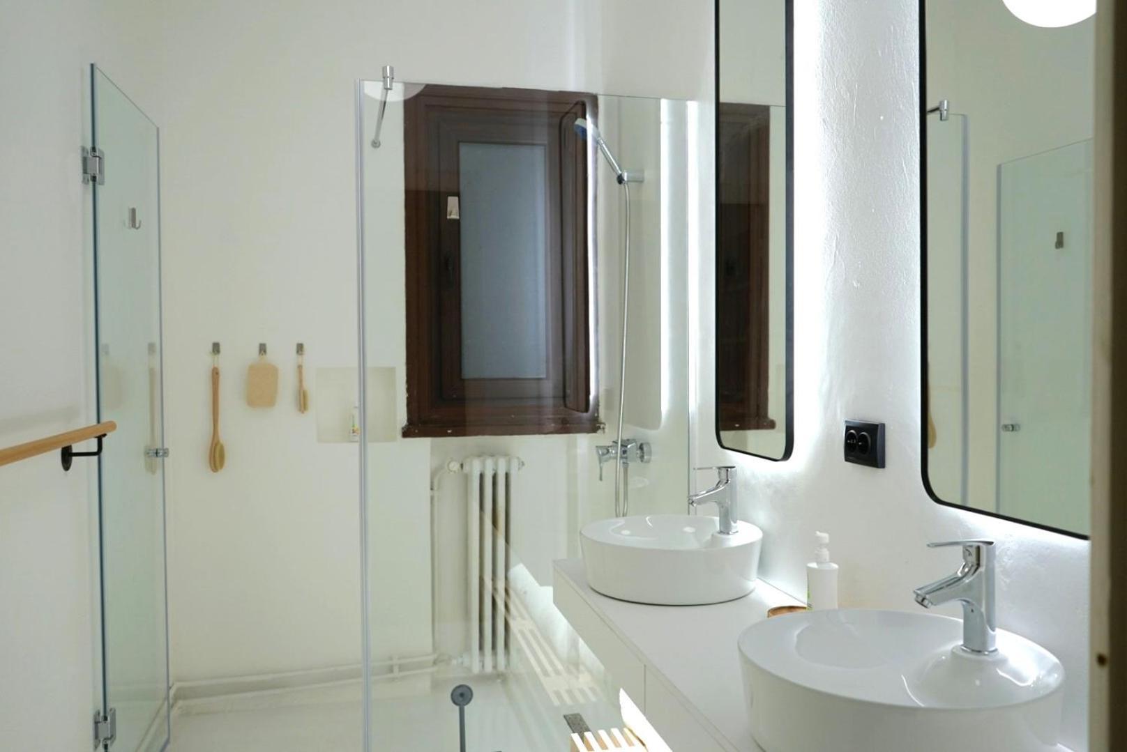 Spacious 3Br, 2Bt With 5 Balconies Bucureşti Ngoại thất bức ảnh